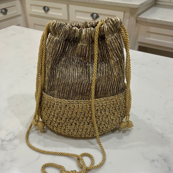 Metallic Gold Bucket Style Shoulder/Crossbody Bag - Picture 1 of 7